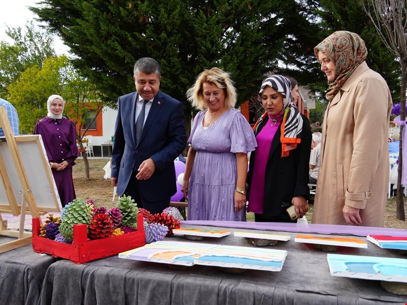 “Geçmişin Altın İzleri” Sergisiyle Alzheimer Günü’ne Anlamlı Kutlama