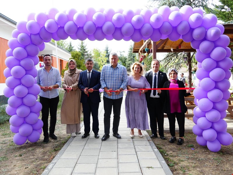 “Geçmişin Altın İzleri” Sergisiyle Alzheimer Günü’ne Anlamlı Kutlama