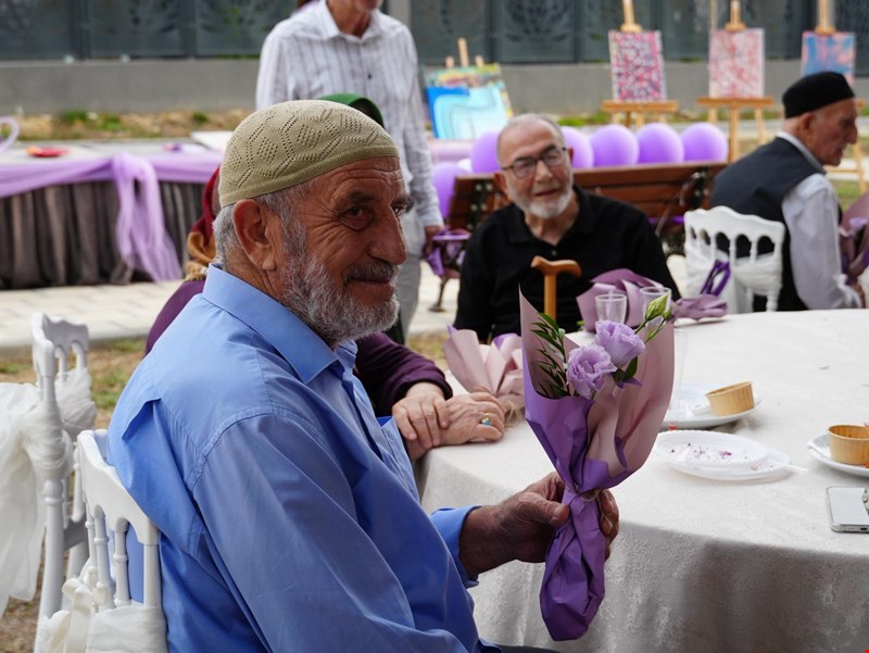 “Geçmişin Altın İzleri” Sergisiyle Alzheimer Günü’ne Anlamlı Kutlama