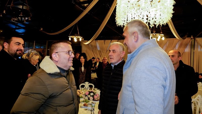 AK PARTİ’DE HERKES SAHAYA İNDİ