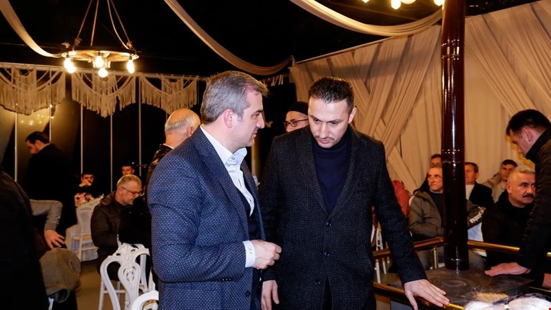 AK PARTİ’DE HERKES SAHAYA İNDİ