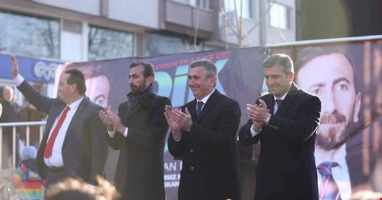 SİYASET ANLAYIŞI İLE DİKKAT ÇEKİYOR 
