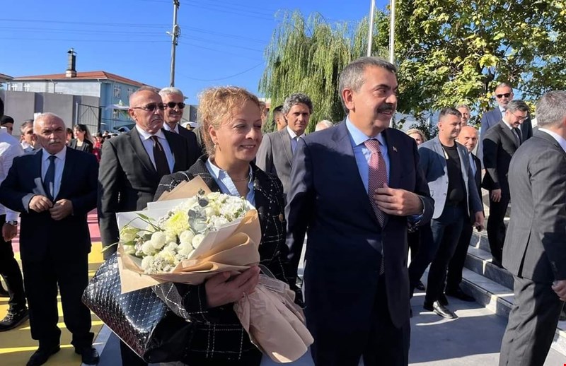 BAKAN TEKİN AKÇAKOCA’DA..!