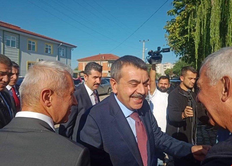 BAKAN TEKİN AKÇAKOCA’DA..!