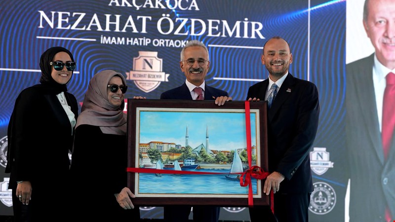 ÖZDEMİR'DEN AKÇAKOCA EĞİTİMİNE DEV KATKI