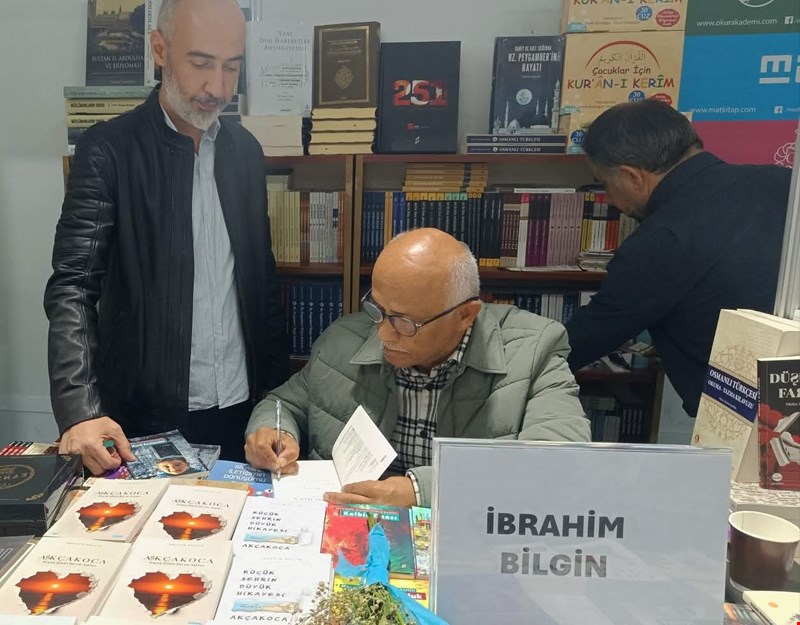 Akçakocalı Yazar İbrahim Bilgin Üsküdar Kitap Fuarı’nda Okuyucularıyla Buluştu