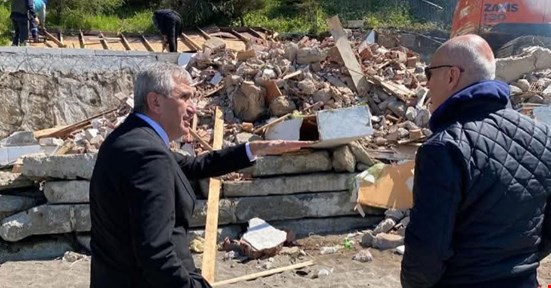 AKÇAKOCA KALE BÖLGESİNE NEŞTER VURULUYOR