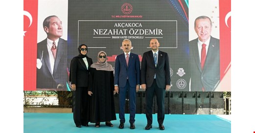 ÖZDEMİR'DEN AKÇAKOCA EĞİTİMİNE DEV KATKI