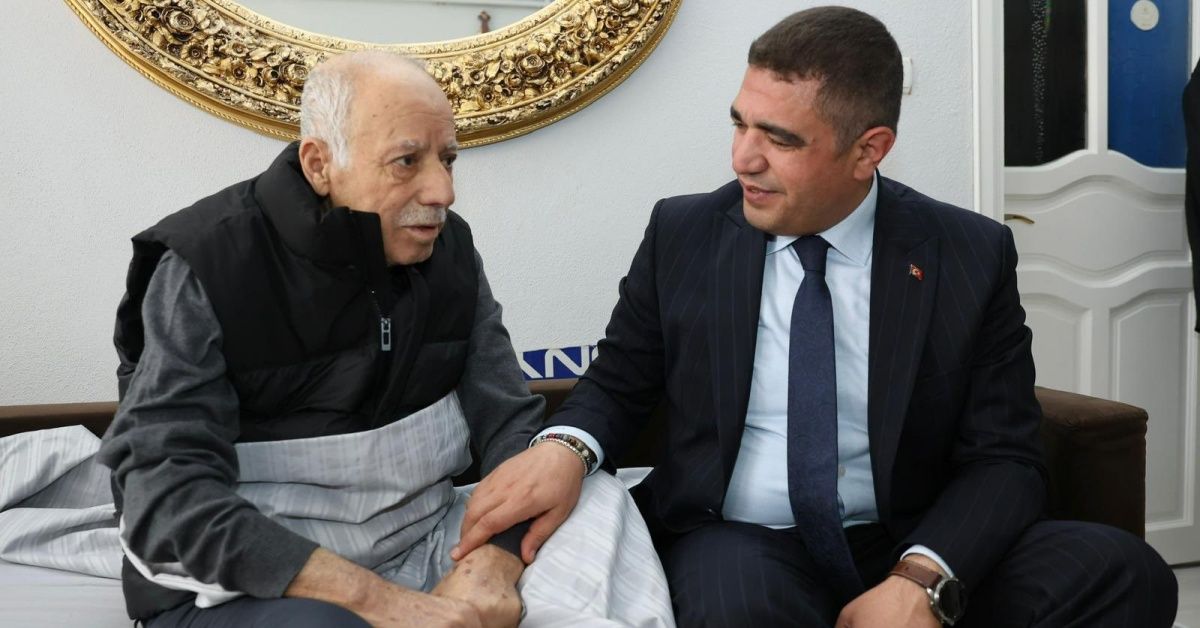Şehit babasına geçmiş olsun ziyareti
