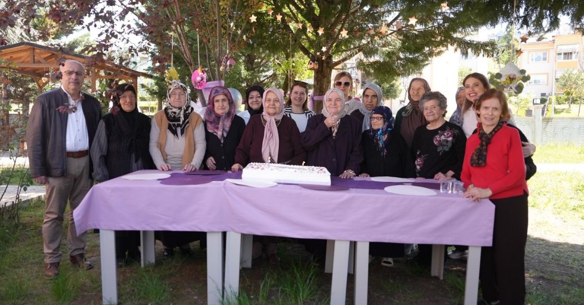 ALZHEİMER HASTASI ANNELER UNUTULMADI