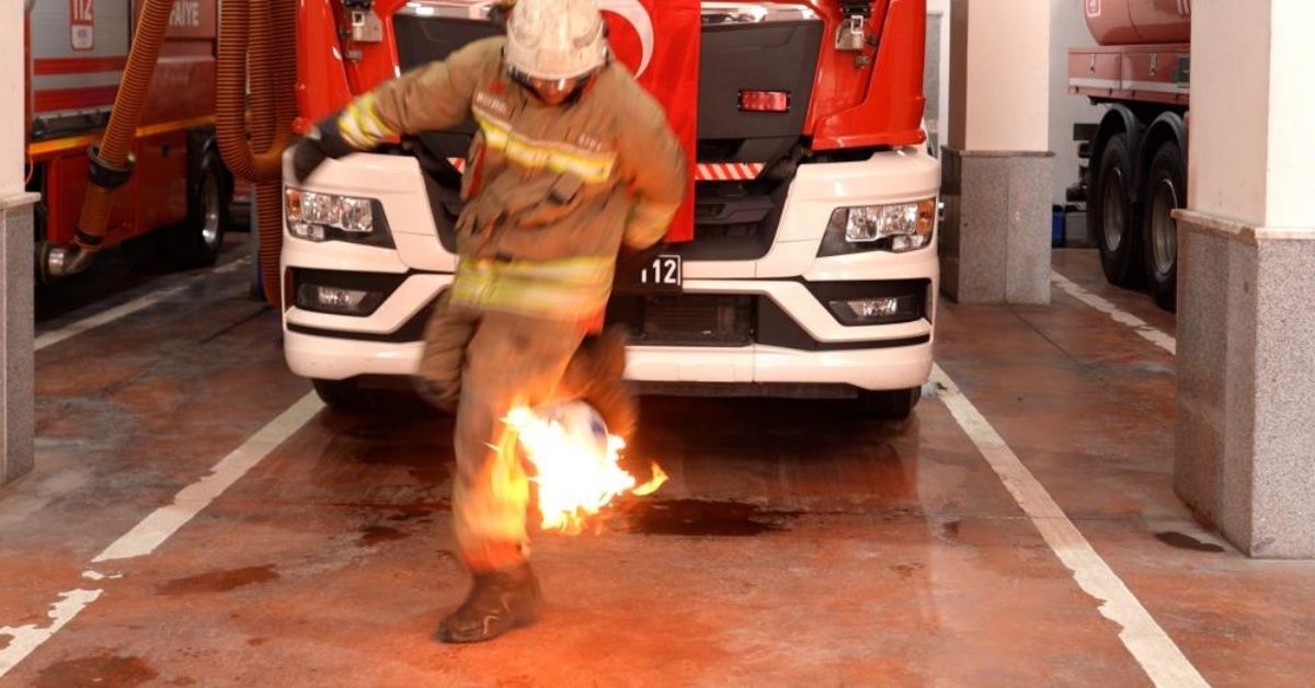 Ateşli röveşata Türkiye ve Dünya gündeminde