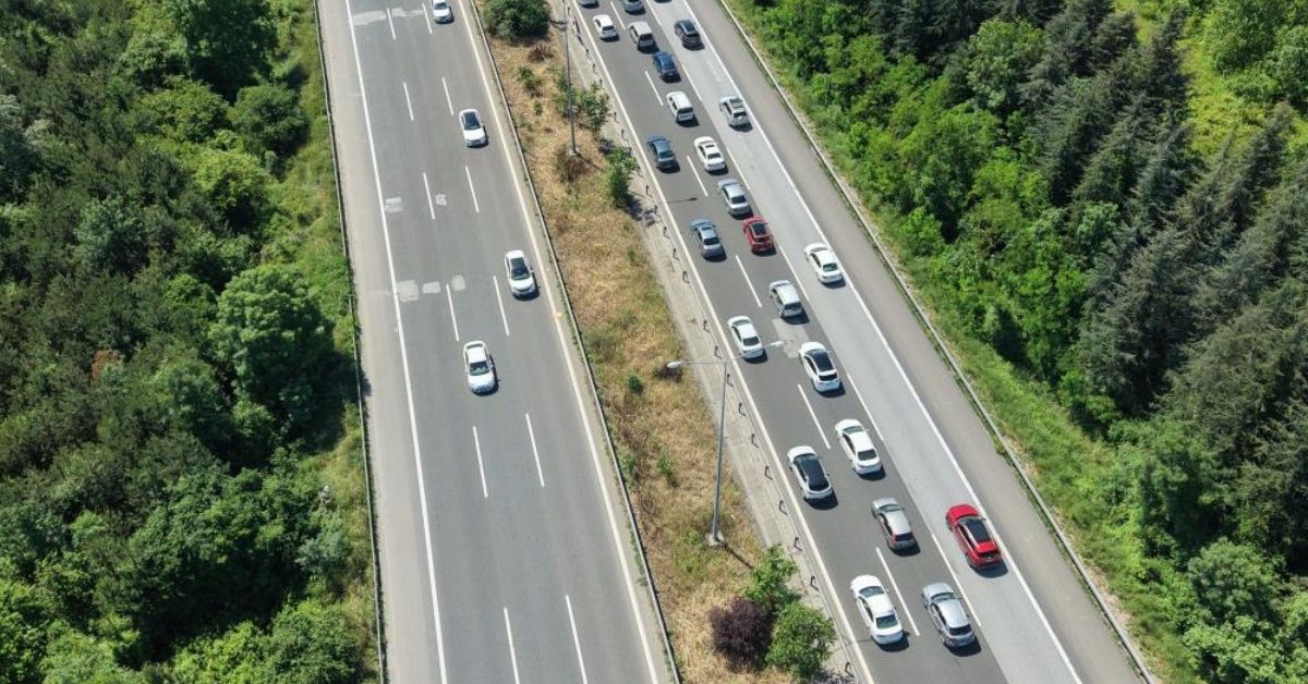 Bayram trafiği Düzce'de etkisini gösterdi