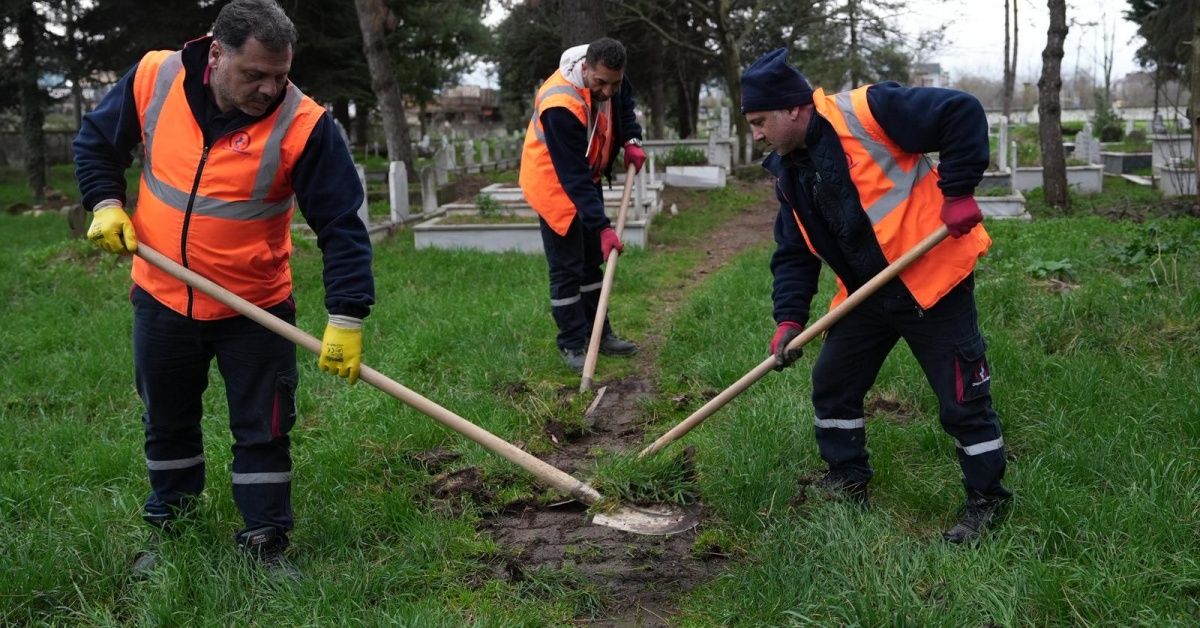 BAYRAMA KADAR TÜM MEZARLIKLAR TEMİZLENECEK