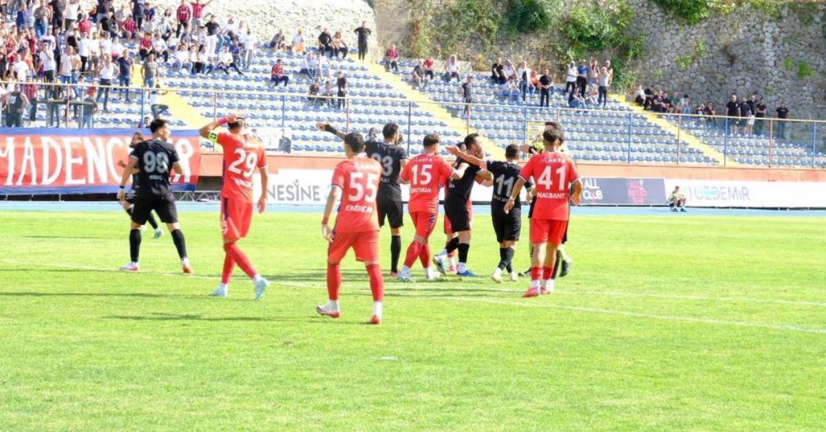 Düzce Cam Düzcespor berabere kaldı