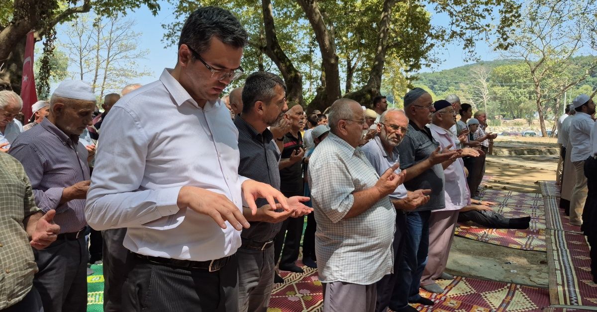 Düzce'de kuraklık endişesi: Vatandaşlar yağmur duasına çıktı