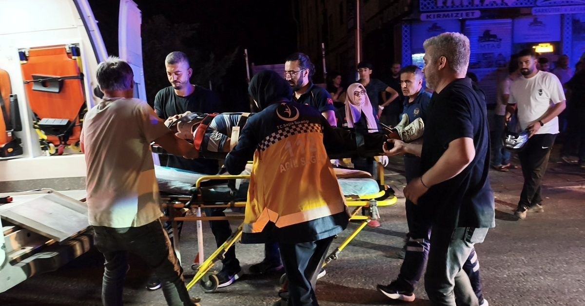 Elektrikli bisiklet ile motosiklet çarpıştı: 1 ağır yaralı