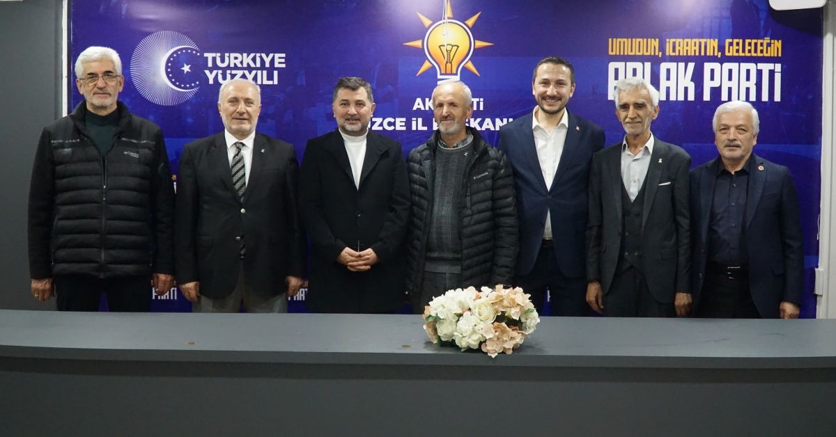 EMEKLİ EĞİTİMCİLER AK PARTİ AİLESİNDE