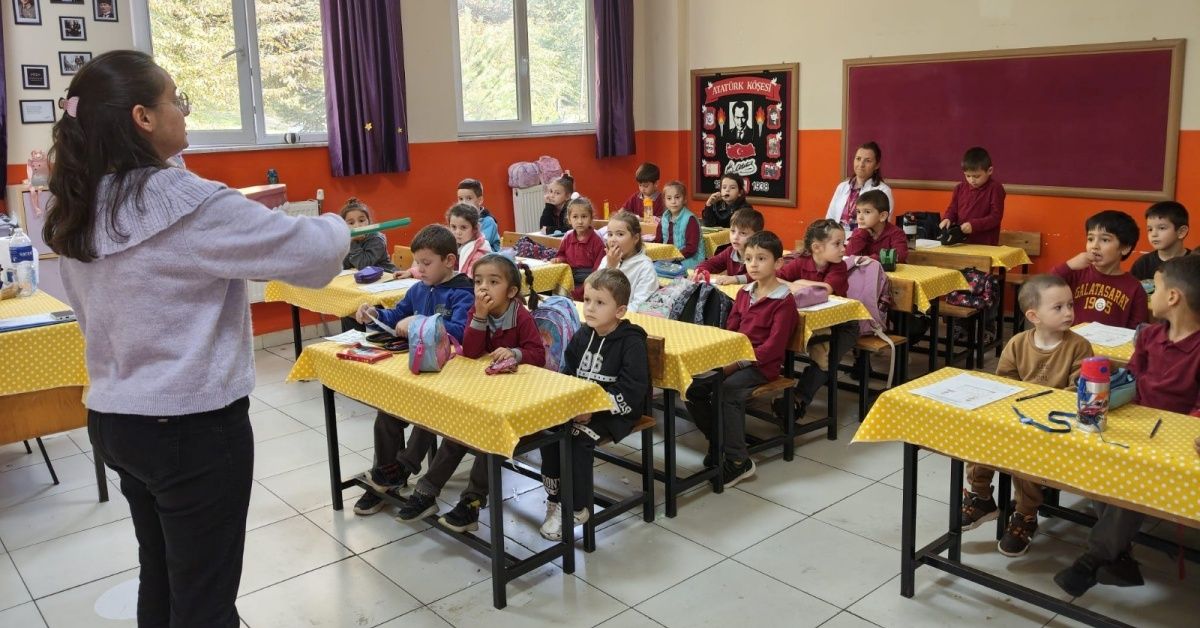 GELECEĞİN SAĞLIKLI NESİLLERİ İÇİN OKULLARDA EĞİTİM