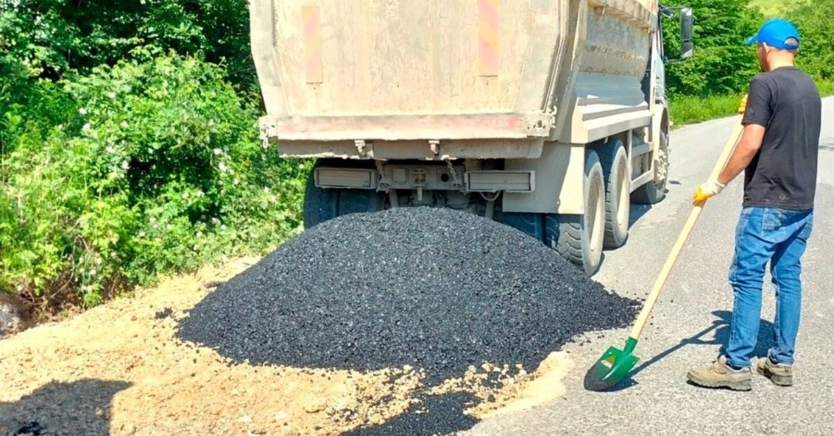 GRUP YOLUNDA ASFALT YAMA ÇALIŞMALARI BAŞLADI