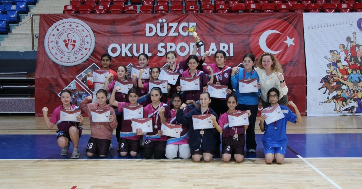 HENTBOLDA ŞAMPİYONLAR BELLİ OLDU