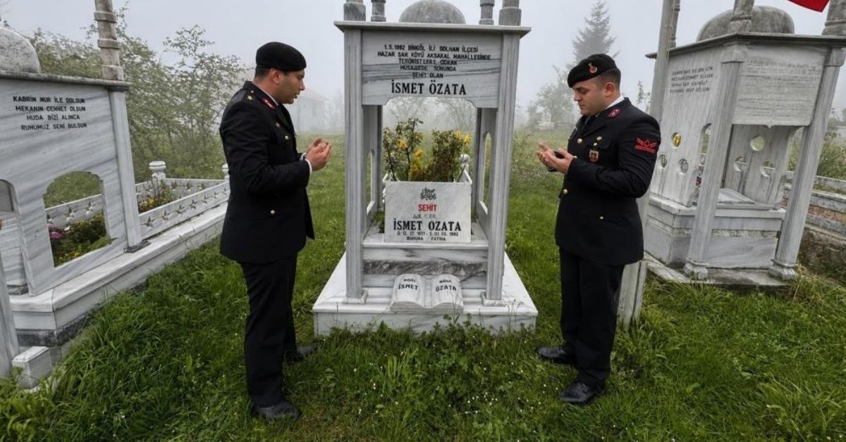 Jandarma şehit Özata kabri başında anıldı