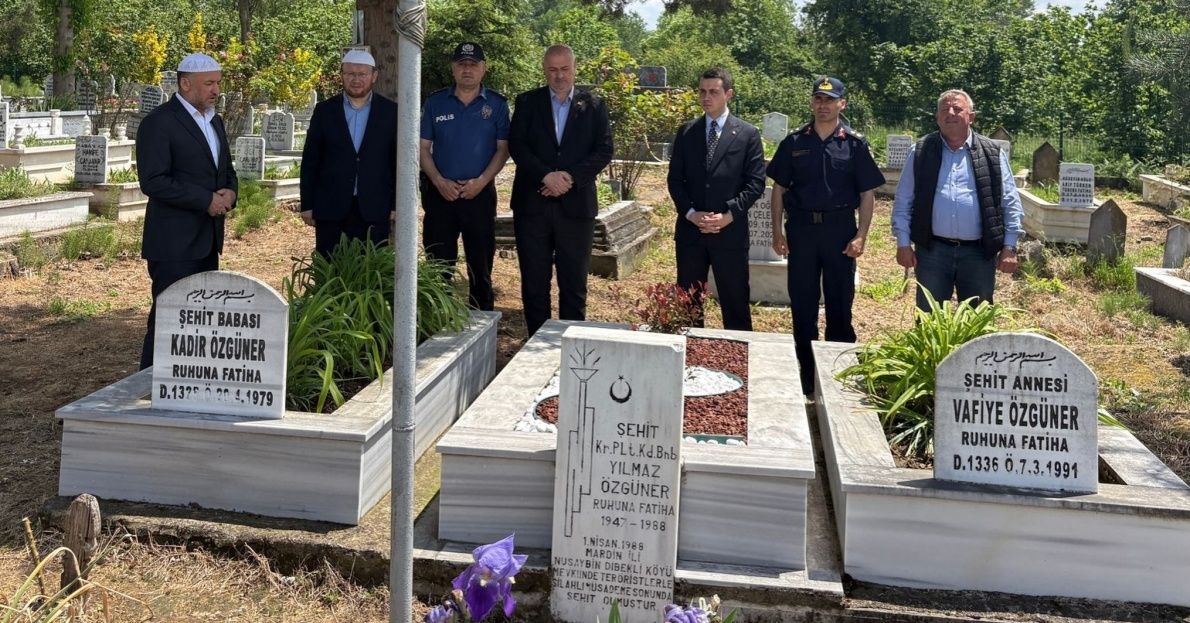 KURBAN BAYRAMI’NDA ŞEHİTLER KABİRLERİ BAŞINDA ANILDI