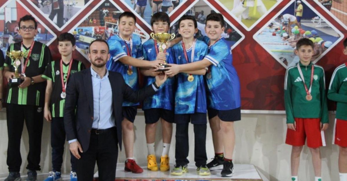 Masa tenisi müsabakaları sona erdi