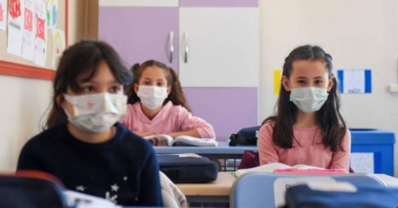 MEB'DEN YENİ KARAR: Hasta veya temaslı öğrenciye mazeret izni!