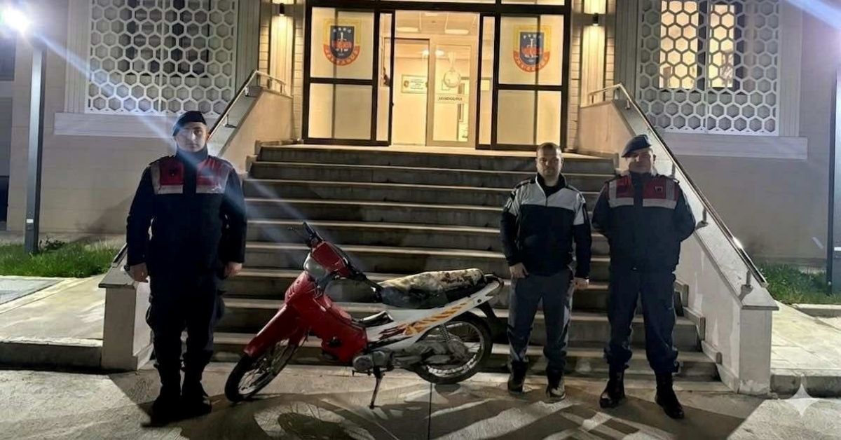 MOTOSİKLETİNE JANDARMA SAYESİNDE KAVUŞTU