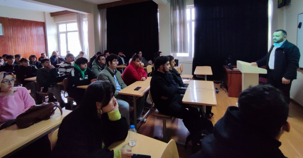 ÖĞRENCİ–SANAYİCİ BULUŞMASI GERÇEKLEŞTİRİLDİ