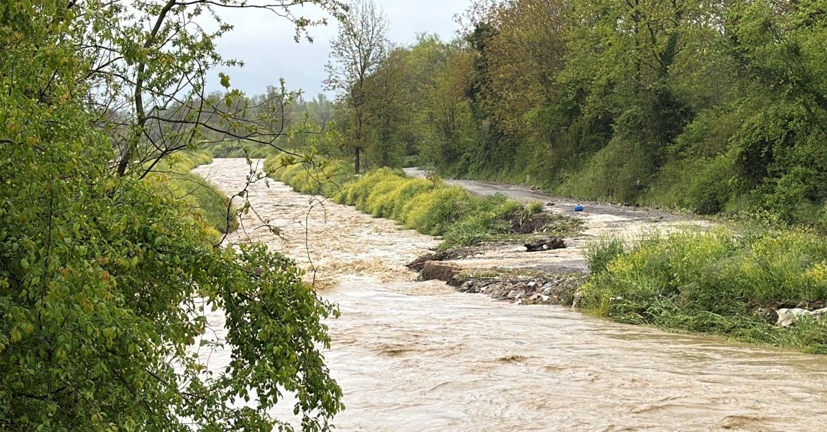 SAĞANAK KÖPRÜ YIKTI, TARIM ARAZİLERİ VE EVLERİ SU BASTI