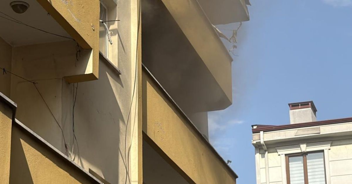 Üç katlı binada yangın paniği