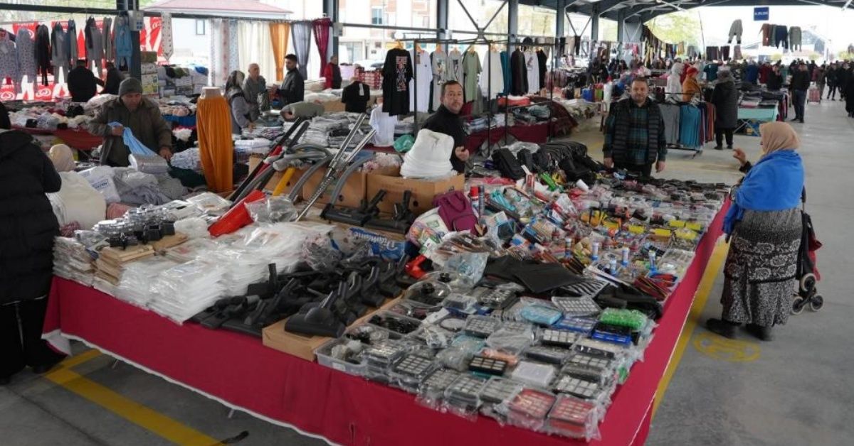 Üçüncü kapalı pazaryeri hizmete açıldı