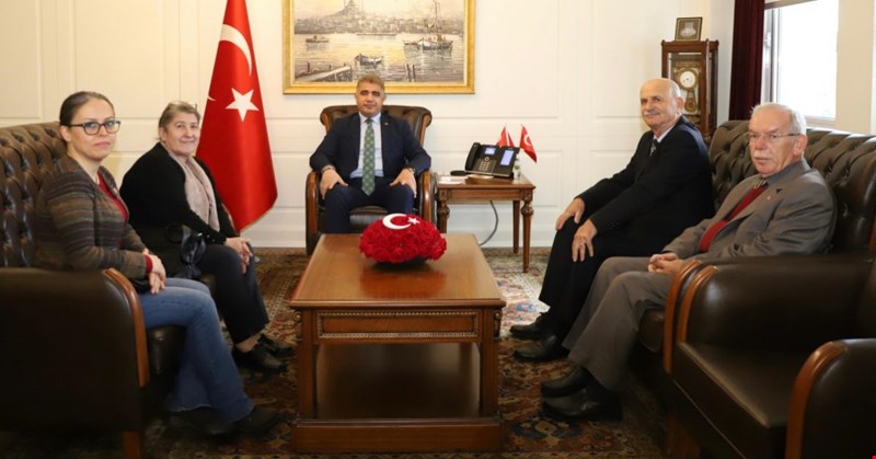 Vatan Partisi Vali Aslan'a bir dosyayla gitti