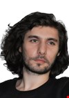 Sanki onlar kendi yurtlarında esir, yabancılar, efendiydiler!