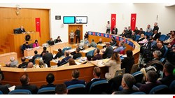 BAŞKAN ÖZLÜ, BELEDİYE MECLİSİ TOPLANTISINDA KONUŞTU