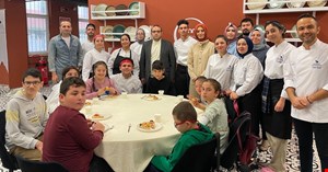 Birlikte Pizza Yaparak Engelsiz Bir Yaşama Dikkat Çektiler