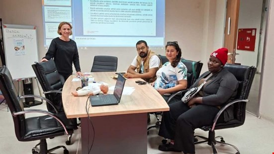 Düzce'de Gebe Okulu ve Bebek Akademisi Eğitimleri Devam Ediyor