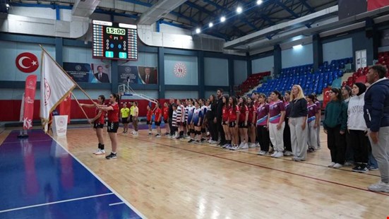 Düzce'de Okul Sporları Açılış Seremonisiyle Start Aldı