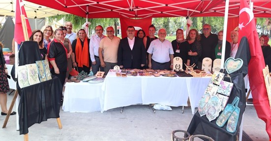 EL EMEĞİ GÖZ NURU ÜRÜNLER SERGİLENİYOR