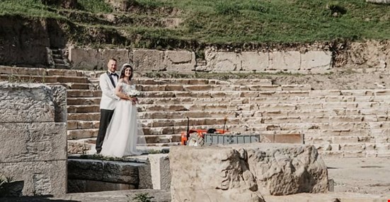 Evlenen çiftlerin gözde mekanı haline geldi