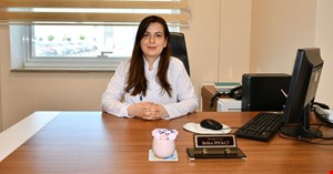 Karın Ağrısı Deyip Geçmeyin, Ciddi Hastalıkların Belirtisi Olabilir!