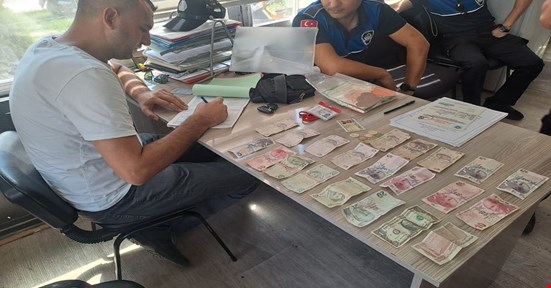 USULSÜZ EVRAKLA BAĞIŞ TOPLAYAN ŞAHIS ZABITANIN DİKKATİNDEN KAÇMADI