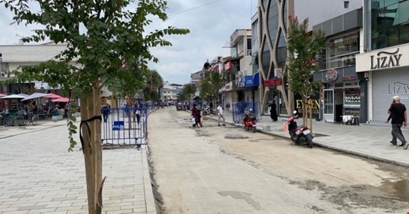İstanbul Caddesi'nde ağaçlandırma!