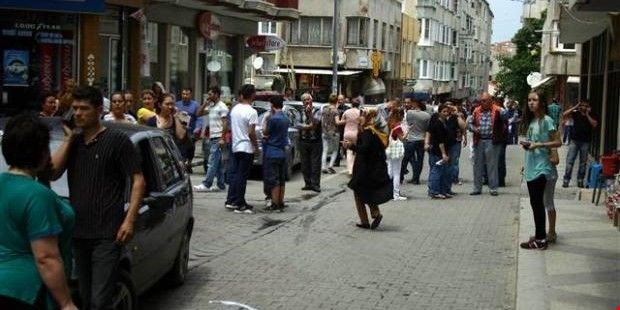 AFAD: Deprem 40 saniye sürdü, 1’i ağır 266 yaralı
