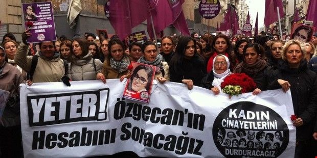 Özgecan Aslan, kadınları ayağa kaldırdı: Sabır taşı çatladı, o bakan o koltuktan inecek!