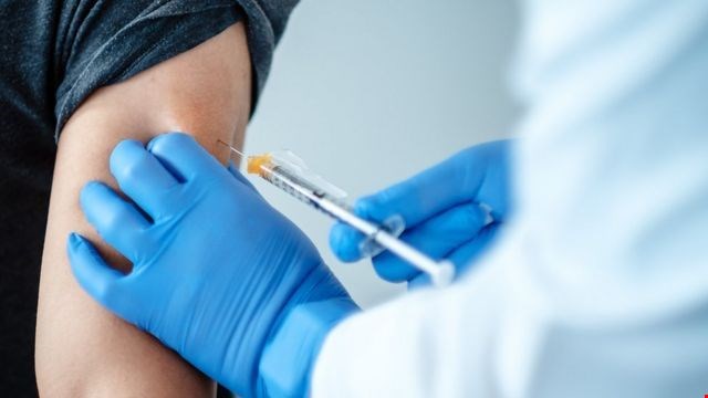 Cevabı yeni yıla sarkan aşı soruları