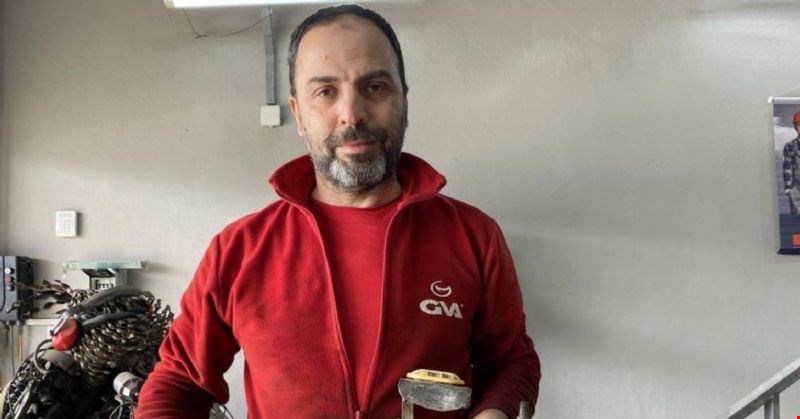 Hurda parçalarından robot yapıyor!