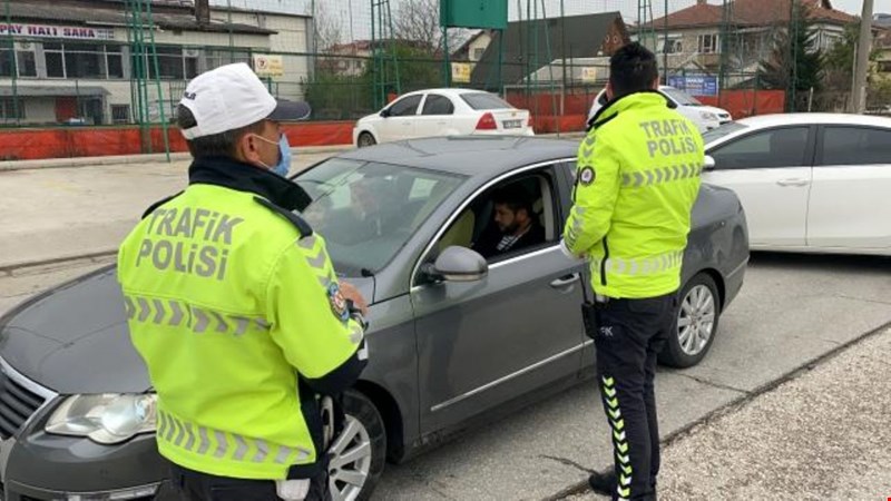 Boş sokaklarda hız yapanlar radara takıldı