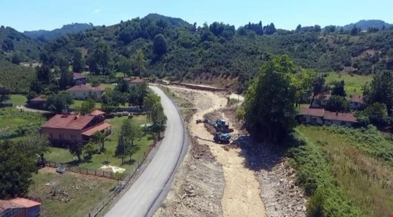 DÜZCE'DE SEL YARALARI SARILMAYA ÇALIŞILIYOR